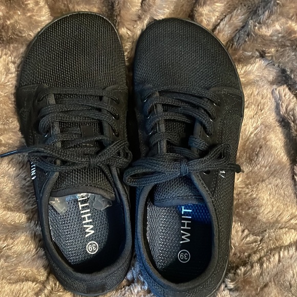 Woman’s Whitin black athletic shoes size 8 W—NWT - Picture 2 of 7